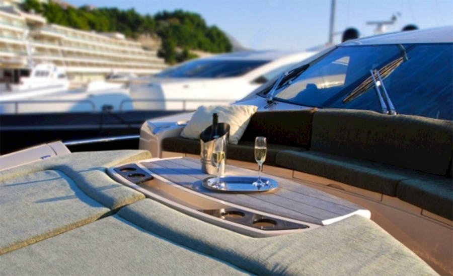 03-luxury-sunseeker-yacht-my-choco-champagne-at-bow.jpg